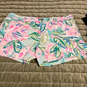 Lily Pulitzer floral shorts size 8